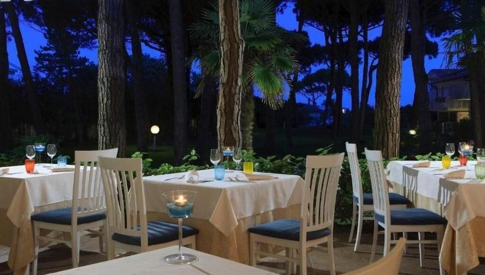 Hotel Gallia & Resort Jesolo Extérieur photo