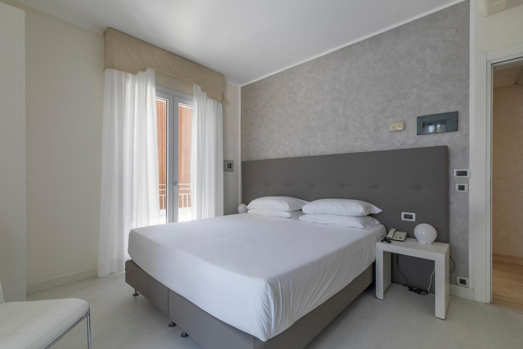 Hotel Gallia & Resort Jesolo Extérieur photo