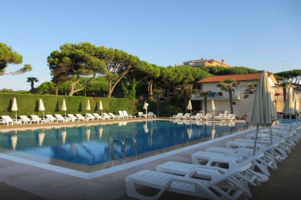 Hotel Gallia & Resort Jesolo Extérieur photo